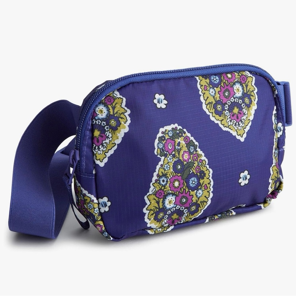 💟💜HOST PICK!!!💜💟 Vera Bradley Woodward Small Belt Bag in Kew Gardens Blue